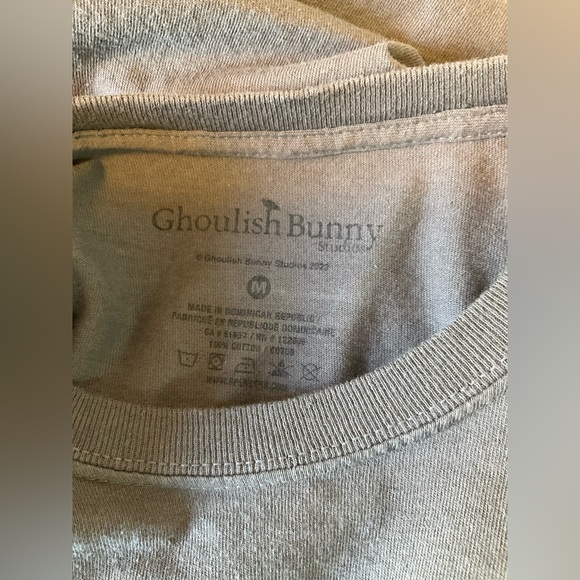 ❌Ghoulish Bunny Tee mushrooms toadstool cat goat horns goth size medium - Picture 4 of 4